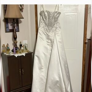 Elegant Ivory Strapless Gown